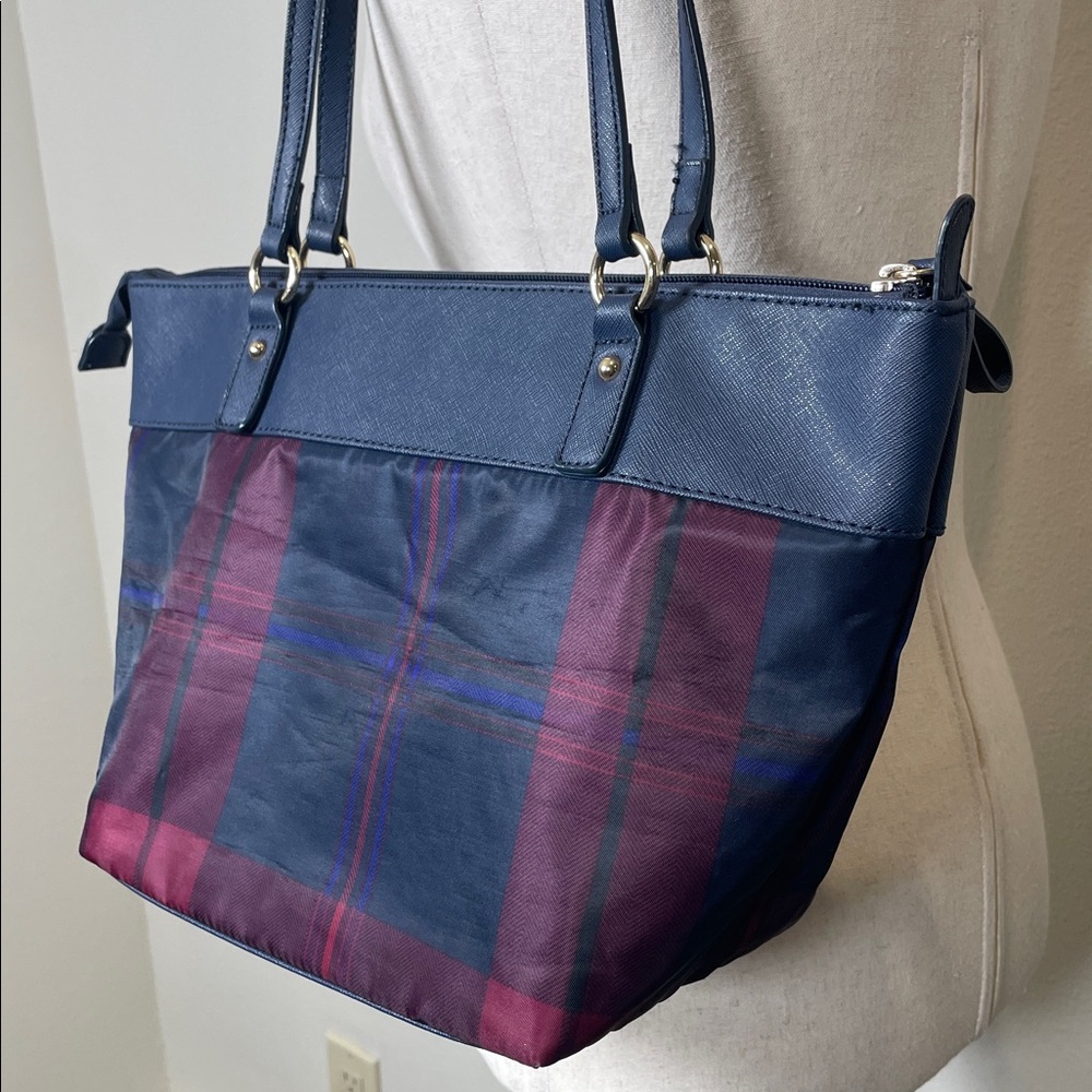 Tommy Hilfiger Plaid Navy Nylon Ivy Zip Top Handbag Tote & Matching Wallet - Picture 12 of 16